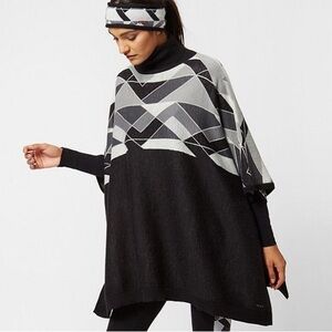 Sweaty Betty Geometric Black Gray Yeti Knit Poncho One Size